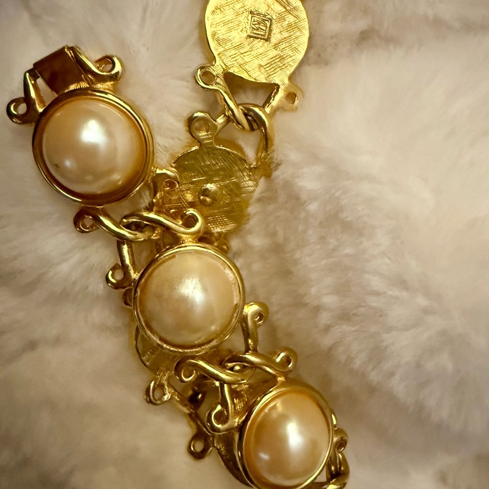Vintage Golden and Faux Pearl Women's Bracelet made by Weingeroff - Picture 9 of 11